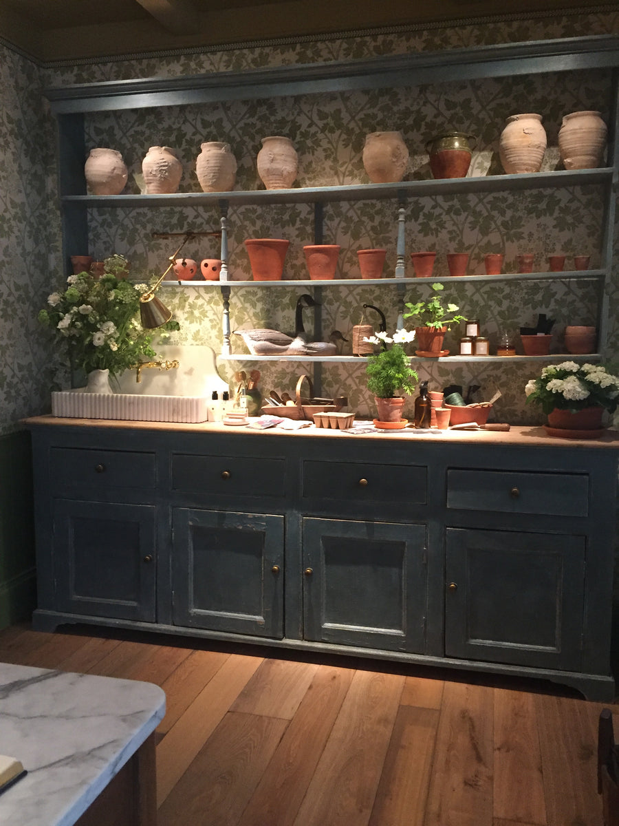Kitchen & Dining